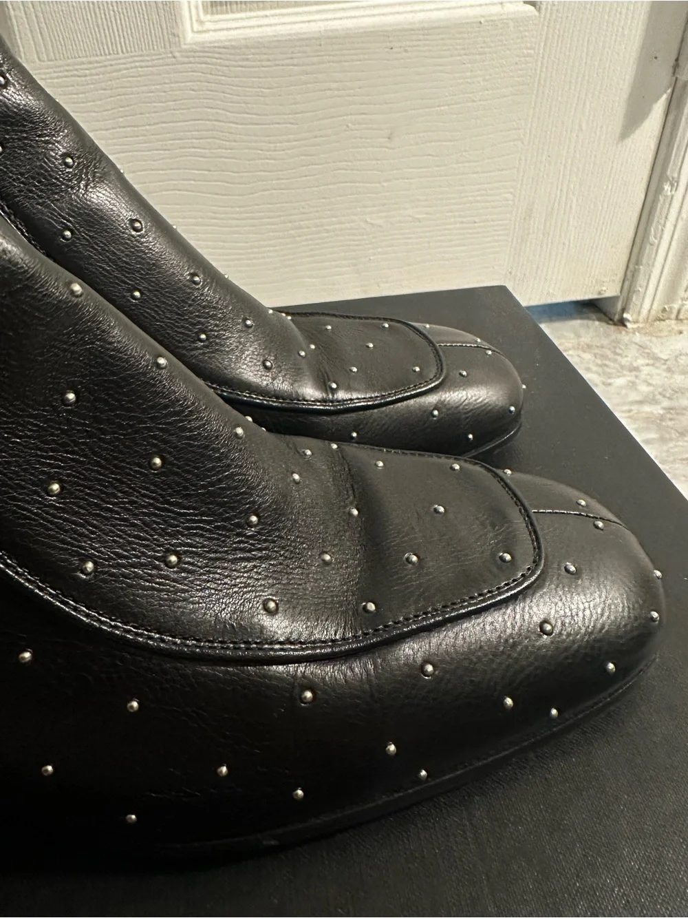 Saint Laurent Paris Studded Leather Ankle Boots Men’s EU 41 / US 8